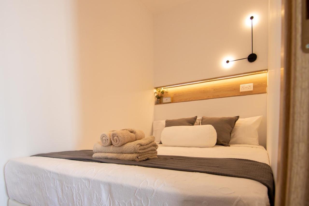Phaedrus Living Seaview Modern Flat Lighthouse 52 Apartment Paphos ภายนอก รูปภาพ